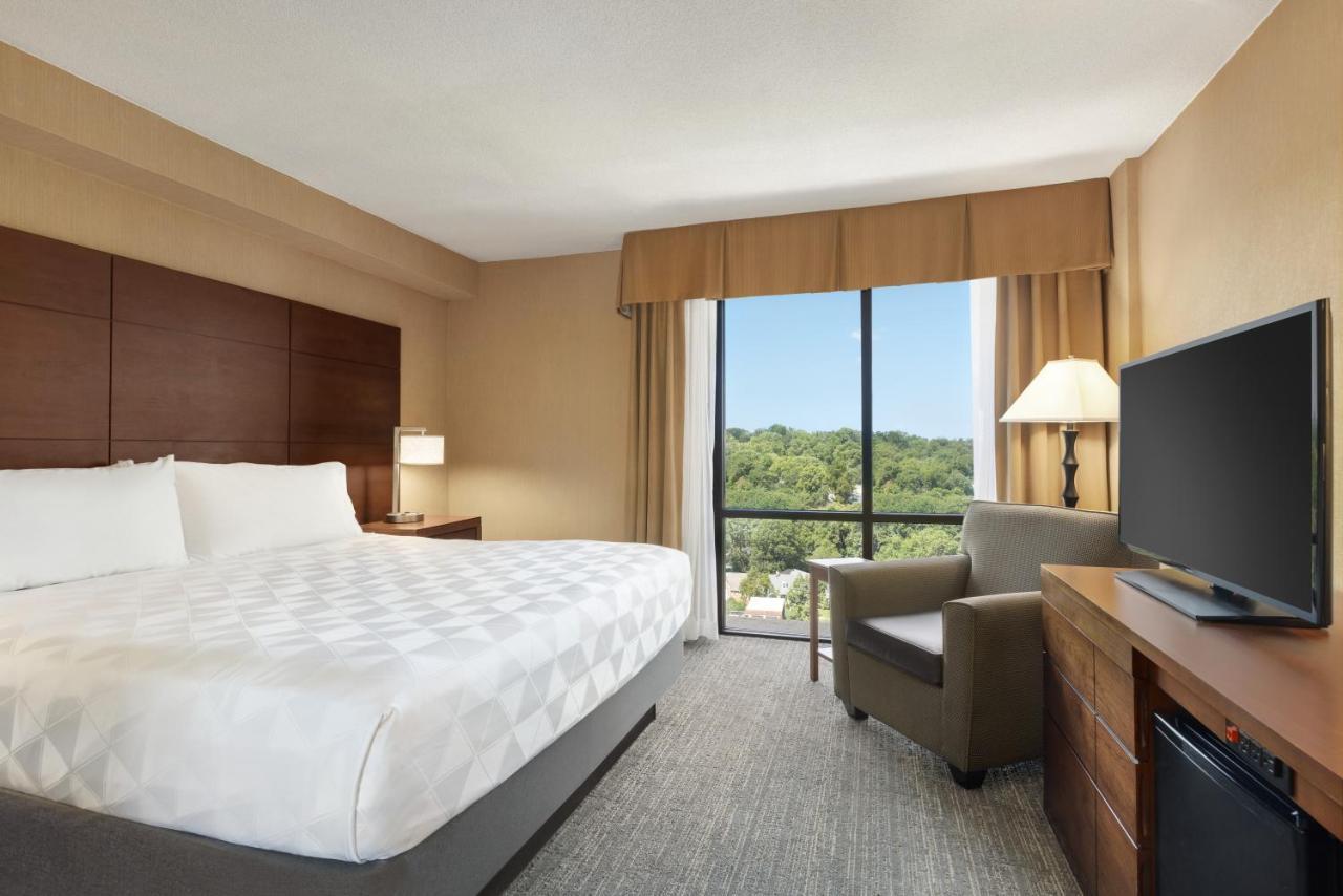 Holiday Inn National Airport/Crystal City By Ihg Arlington Exterior photo